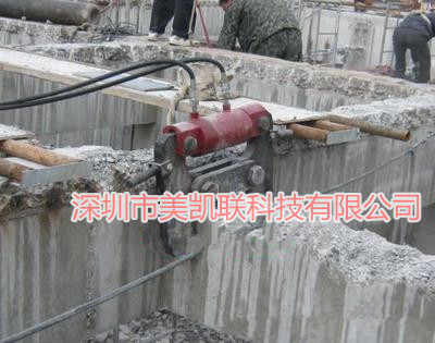 破碎鉗案例_副本_副本.jpg 破碎鉗案例_副本_副本.jpg